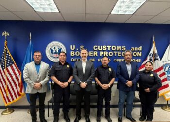 Adrián de la Garza recorre Puerto Comercial de Laredo, Texas