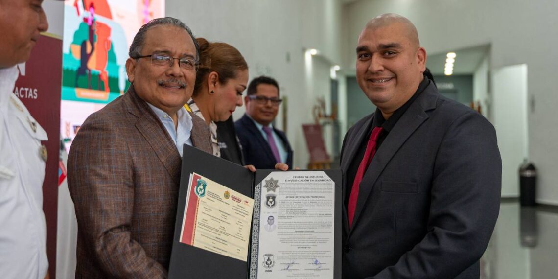 Escobedo impulsa profesionalización de policías para fortalecer la seguridad