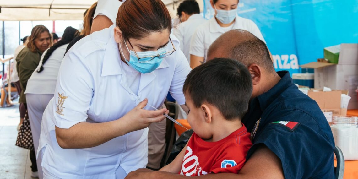 Abarrotan Plaza de Guadalupe para vacunarse contra el sarampión