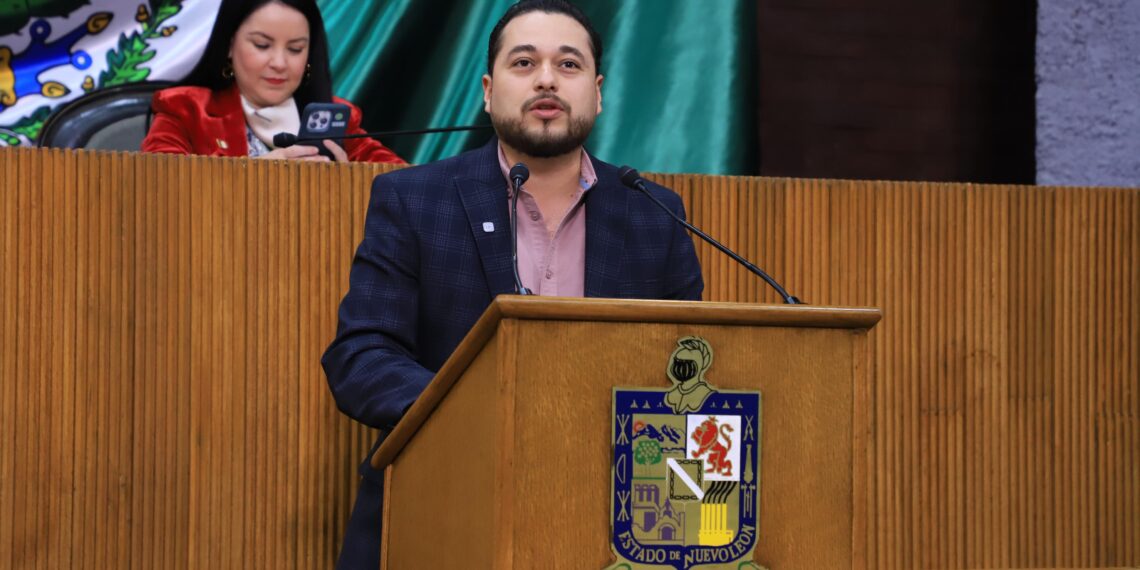 Congreso avala uso de cámaras de solapa en policías y tránsitos de Nuevo León