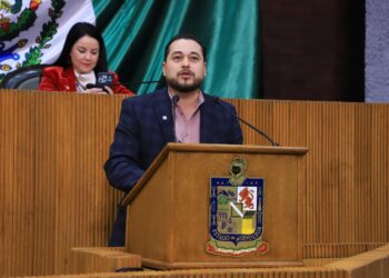 Congreso avala uso de cámaras de solapa en policías y tránsitos de Nuevo León