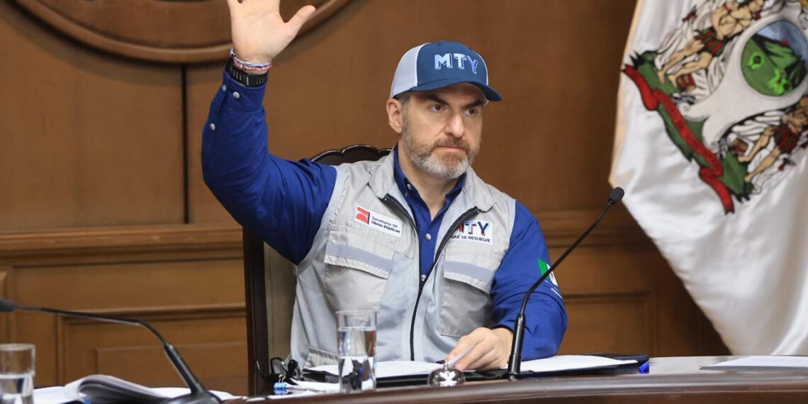 Cabildo de Monterrey rinde homenaje a mujeres y deportistas destacados