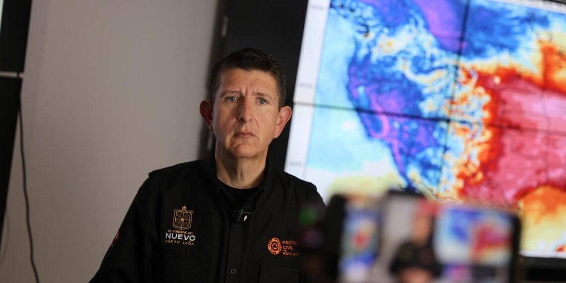 Protección Civil de Nuevo León alerta por calor e incendios