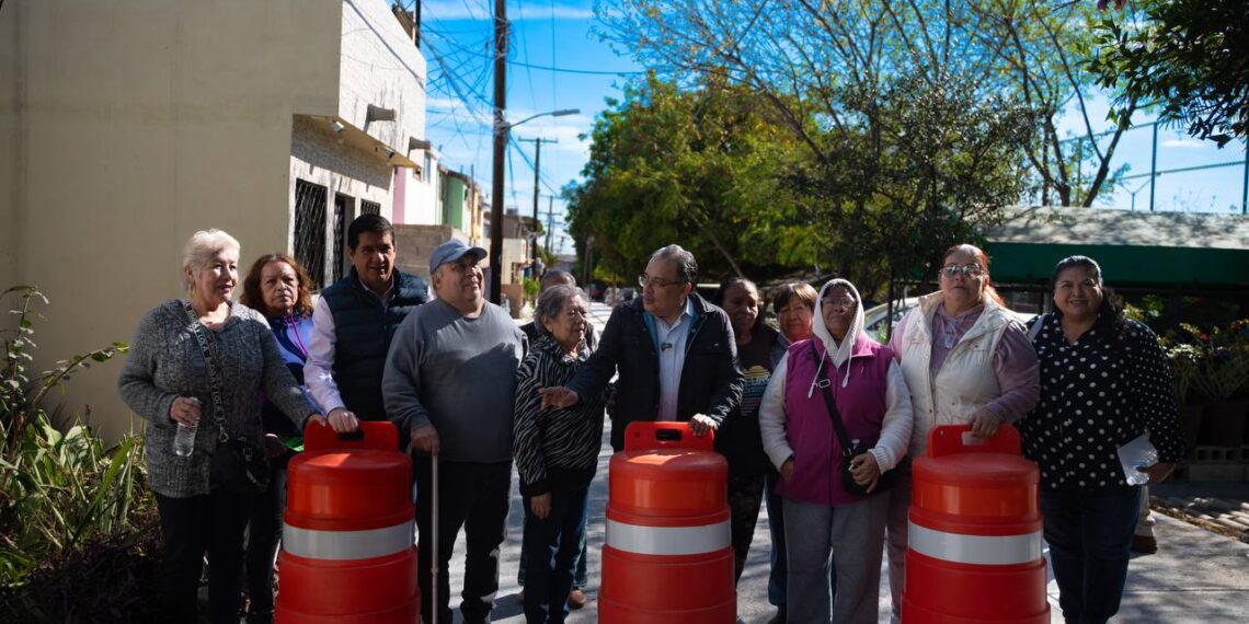 Escobedo entrega obras de movilidad y espacios públicos en la colonia Felipe Carrillo