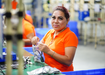 Nuevo León lidera generación de empleo manufacturero al iniciar 2026