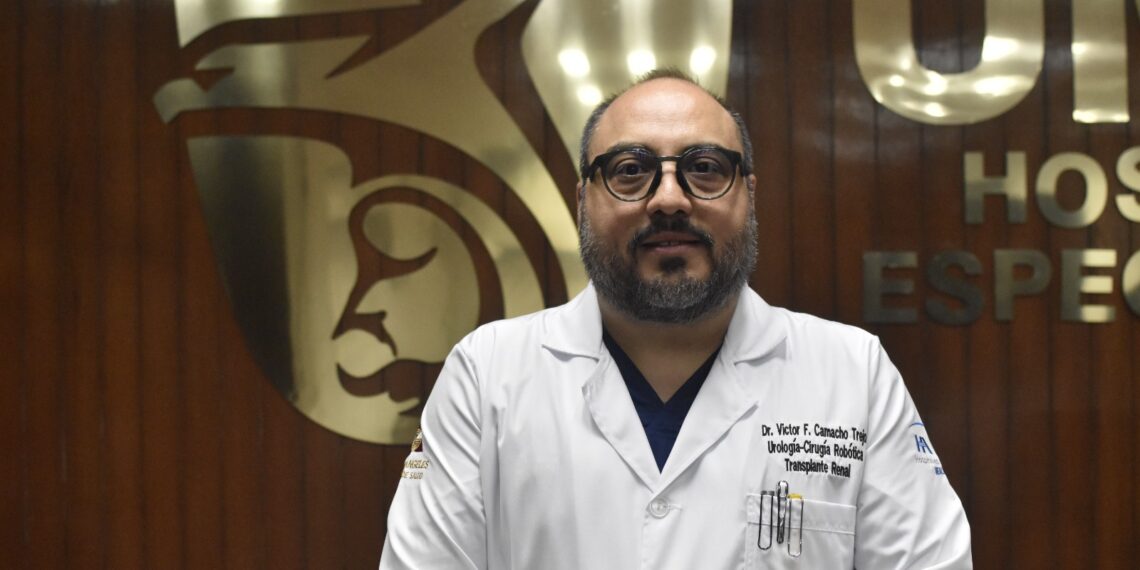 Especialistas del IMSS retiran tumor que se extendía del riñón al corazón