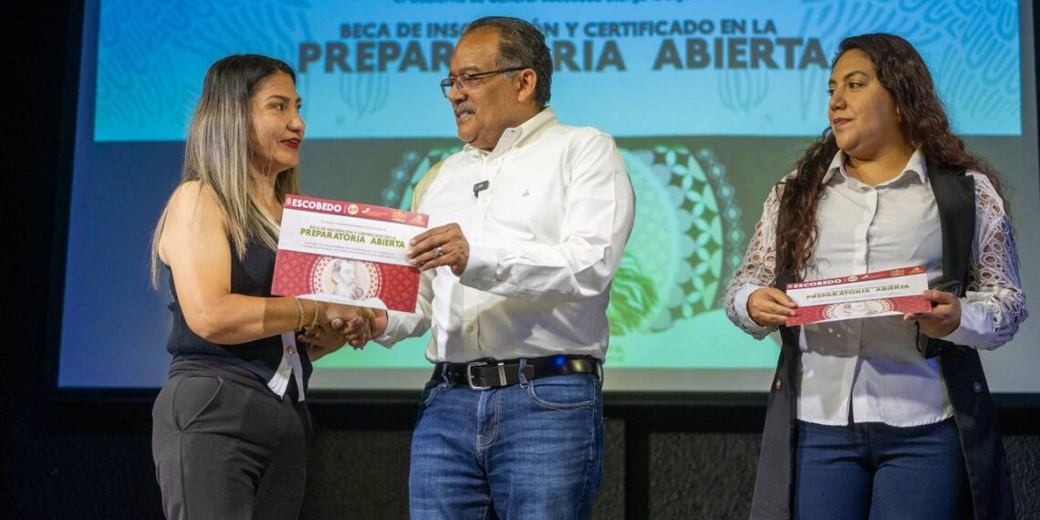 Impulsa Andrés Mijes preparación de jóvenes para ingreso a preparatoria