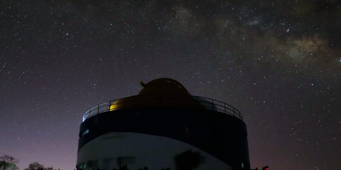 Observatorio UANL une ciencia y cultura durante la “Luna de Sangre”