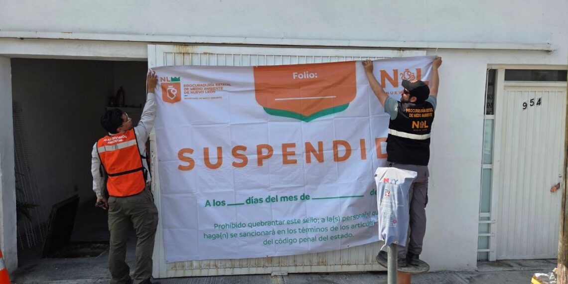 Suspenden funeraria en el Centro de Monterrey por descargas irregulares