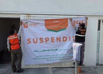 Suspenden funeraria en el Centro de Monterrey por descargas irregulares