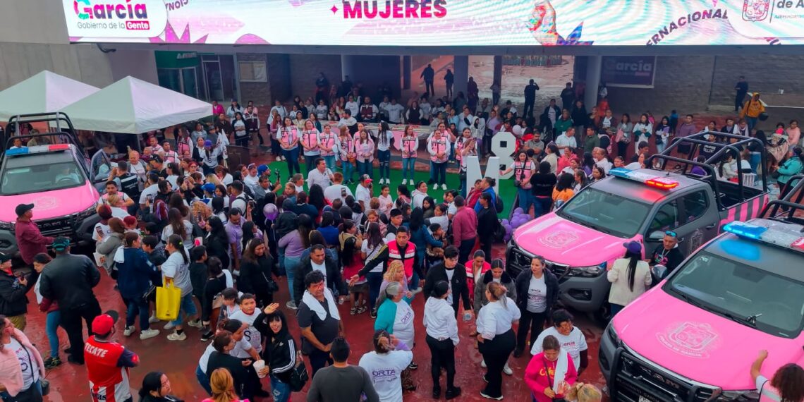 García lanza taxis seguros y brigada de servicios por el Día de la Mujer