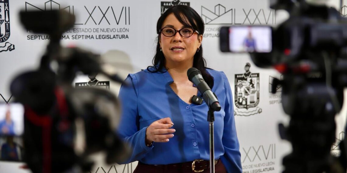 Grecia Benavides exige informe sobre fugas en la red de agua