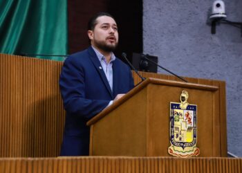 Miguel Lechuga exhibe ineficiencia de CFE y AyD en Santa Catarina