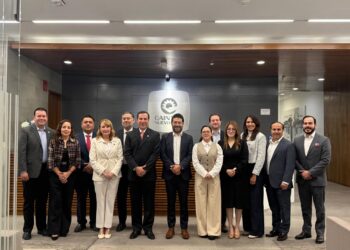 Marath Bolaños dialoga con industriales de Nuevo León sobre formación técnica