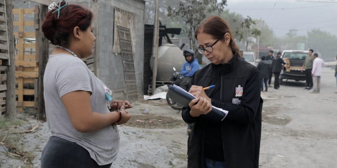Escobedo apoya a familias afectadas por incendio en la colonia Nueva Esperanza