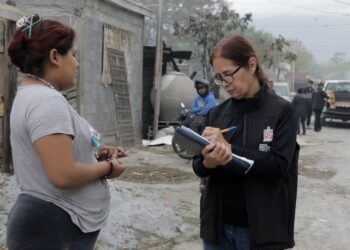 Escobedo apoya a familias afectadas por incendio en la colonia Nueva Esperanza
