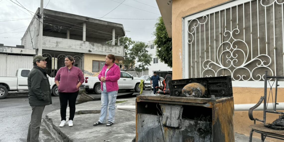 Escobedo respalda a familia tras incendio en Alianza Real