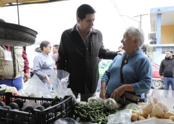Escobedo abre diálogo con comerciantes para fortalecer protocolos en mercados