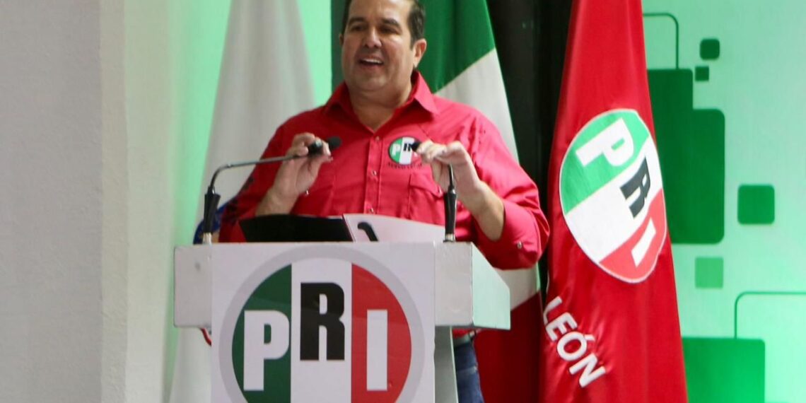 José Luis Garza Ochoa acusa a MC de alinearse con Morena y no ser oposición real