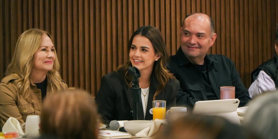Lorena de la Garza escucha al magisterio y refrenda compromiso desde el Congreso
