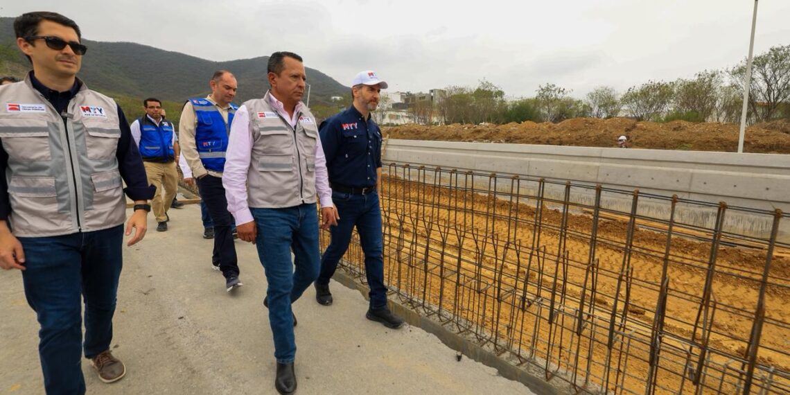 Supervisan avance del 80% en el Circuito Vial Huajuco