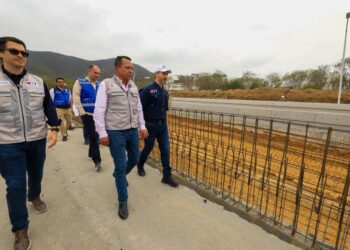 Supervisan avance del 80% en el Circuito Vial Huajuco