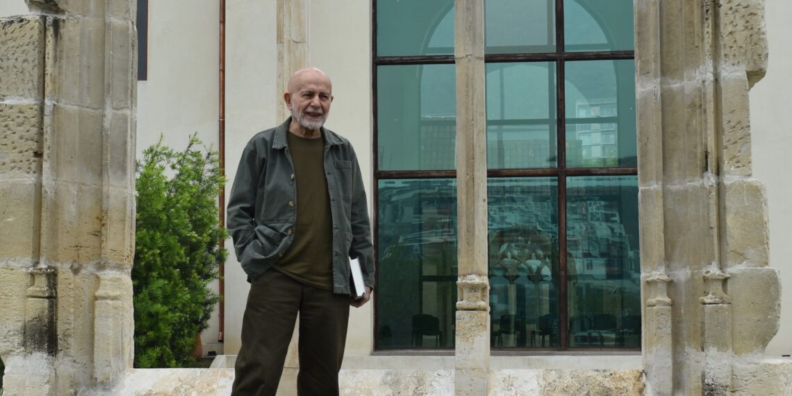 La Milarca recibe a Hugo Mujica con una lectura poética sobre el silencio