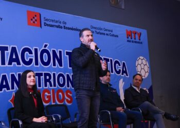 Monterrey capacita a choferes y meseros rumbo al Mundial 2026