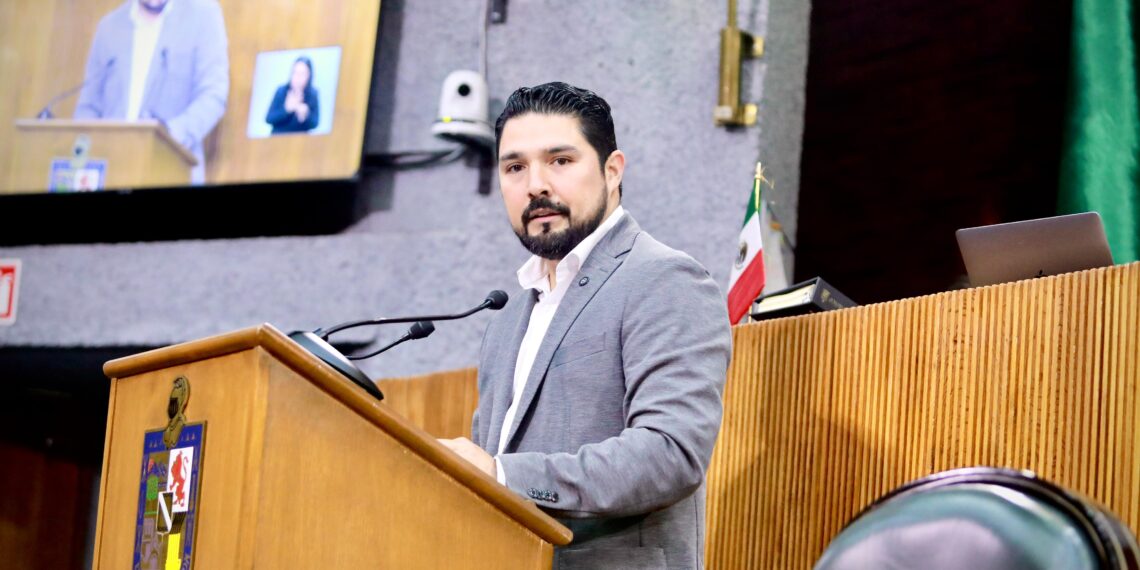 Fernando Aguirre busca reconocer a mascotas en procesos de divorcio