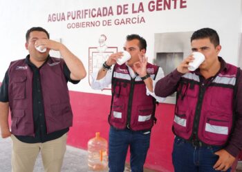 Manuel Guerra instala tercer punto de agua gratuita en Villas de Álcali