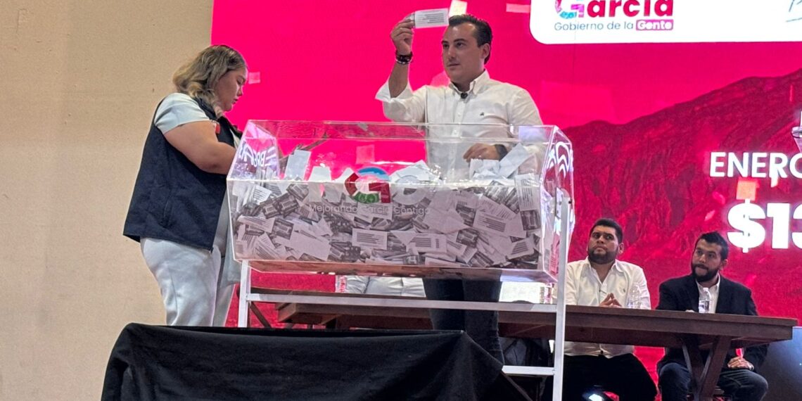 García reconoce a contribuyentes con sorteo “Cumple y Gana”