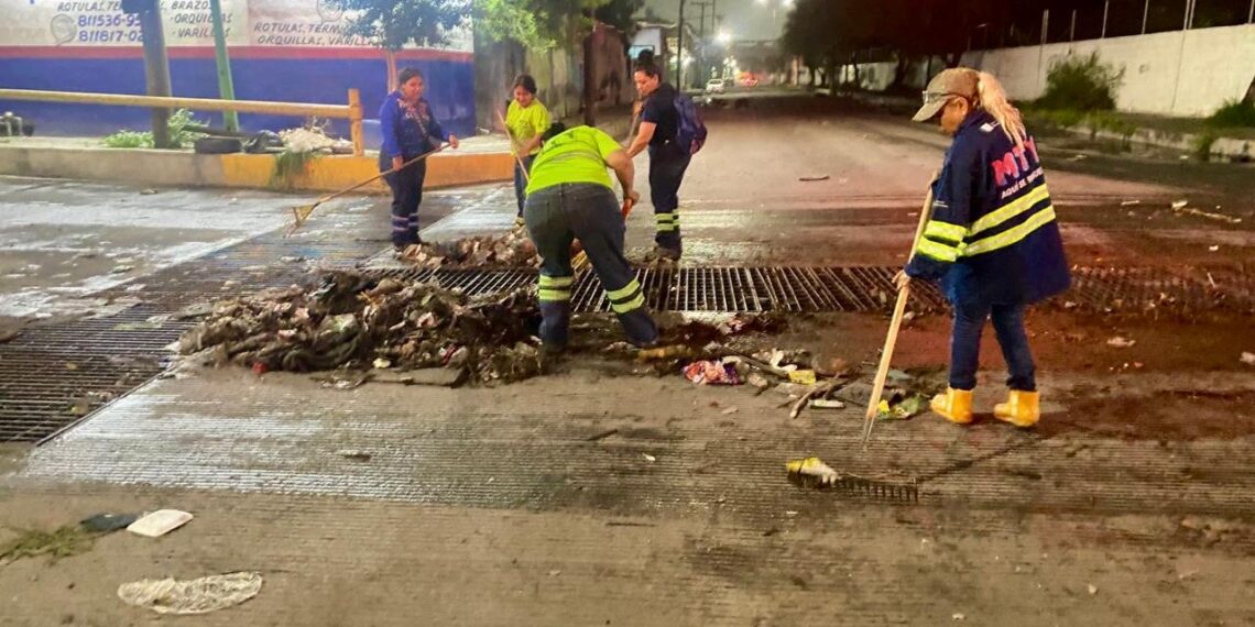 Monterrey retira 30 toneladas de basura tras intensas lluvias