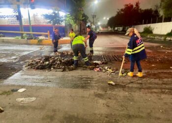 Monterrey retira 30 toneladas de basura tras intensas lluvias