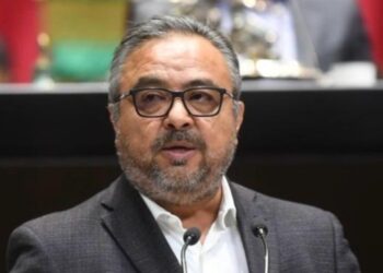 Víctor Pérez pide confinar cruces ferroviarios en Santa Catarina