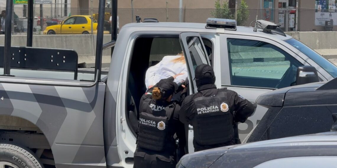 Detienen a presunta defraudadora; sería madre de funcionario de Allende