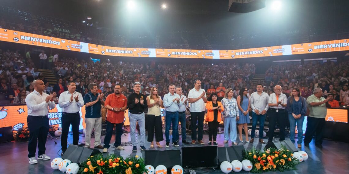 Guadalupe celebra a maestros por su labor en la formación de nuevas generaciones