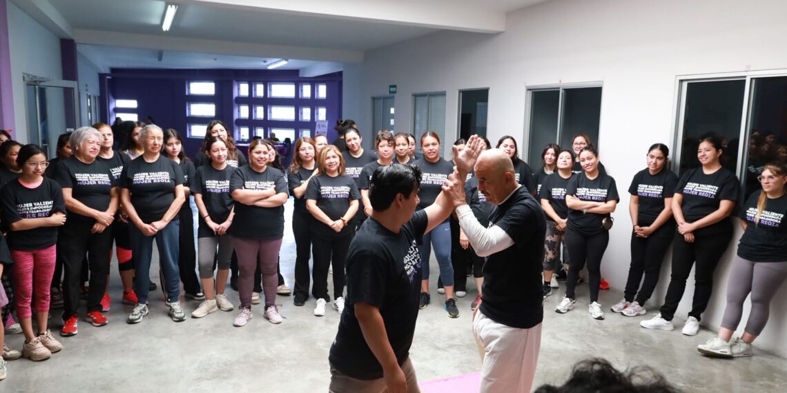 Gobierno de Monterrey impulsa taller de defensa personal para mujeres
