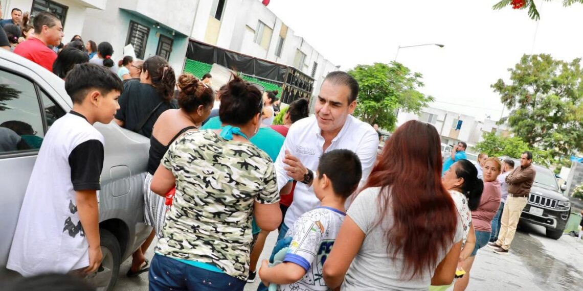 Heriberto Treviño recorre colonias de Juárez para atender demandas ciudadanas