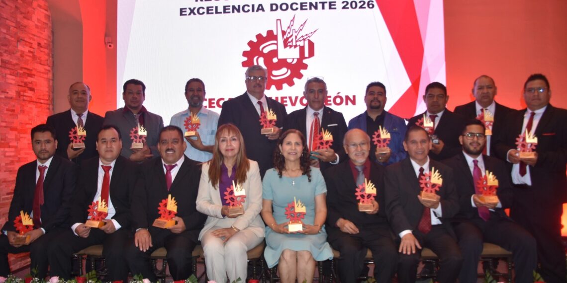 Reconocen a docentes de CECATI Nuevo León por su trayectoria y labor educativa