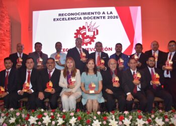 Reconocen a docentes de CECATI Nuevo León por su trayectoria y labor educativa