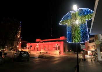 Guadalupe ilumina sus calles con playeras mundialistas