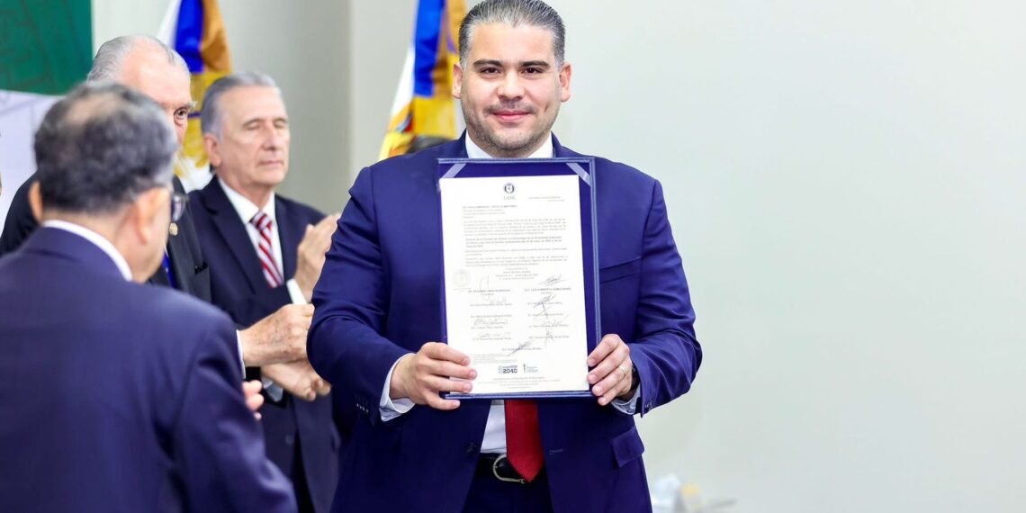 David Castillo Martínez asume la dirección de la FACDYC