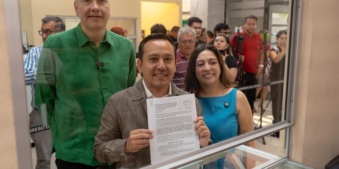 Gibran Ornelas levanta la mano por la alcaldía de Monterrey en 2027