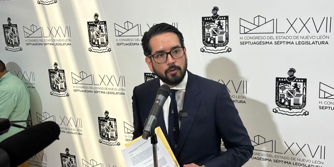 Proponen en Nuevo León que notarios puedan celebrar matrimonios y tramitar divorcios