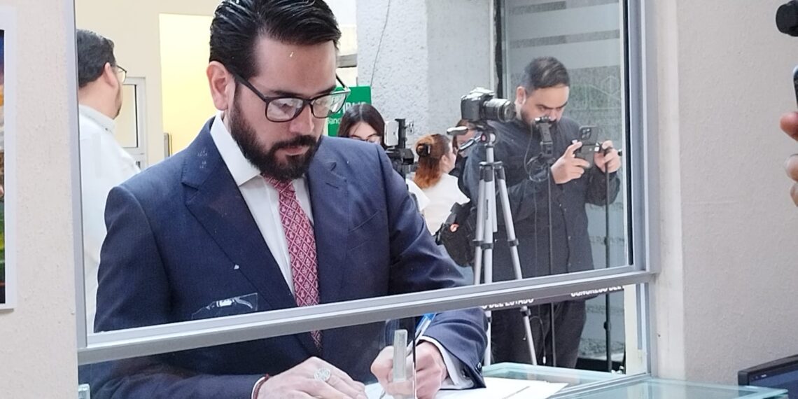Sergio Gil propone testamentos gratuitos y descuentos a adultos mayores