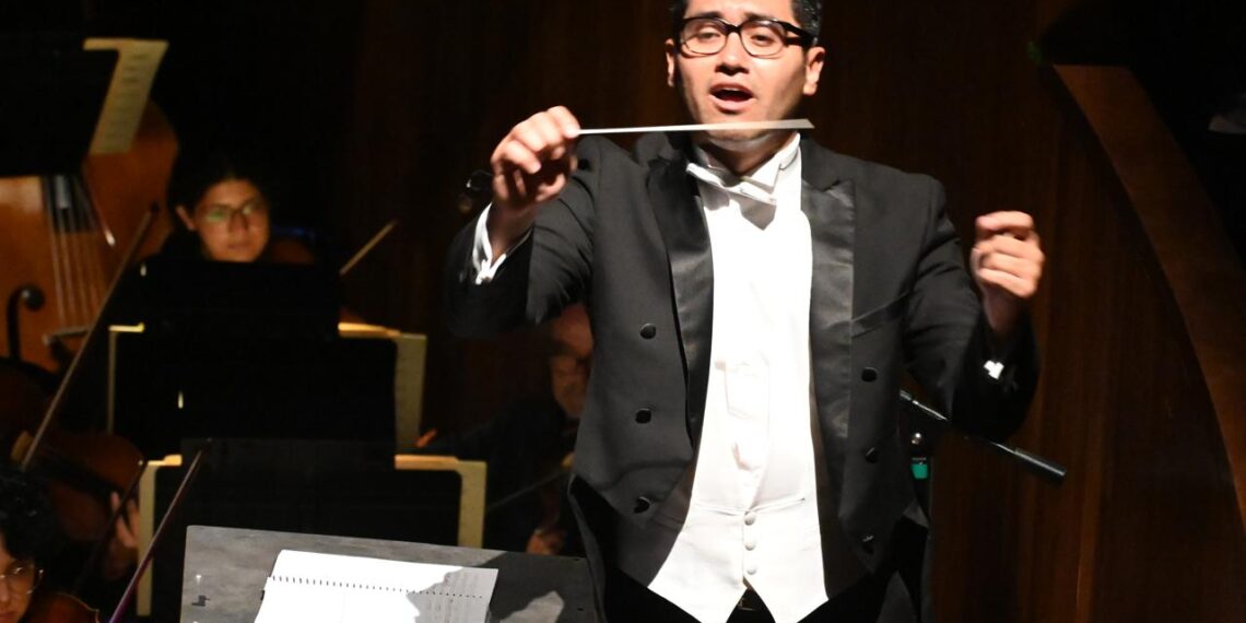 Alejandro Miyaki regresa a Monterrey tras debutar como director en Bellas Artes