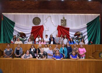 Itzel Castillo ofrece tour legislativo a mujeres de Guadalupe