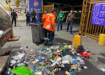 Guadalupe retira más de 35 toneladas de basura tras partido mundialista