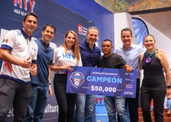 Premian a campeones del Mundialito de Barrios Monterrey y Regio Play