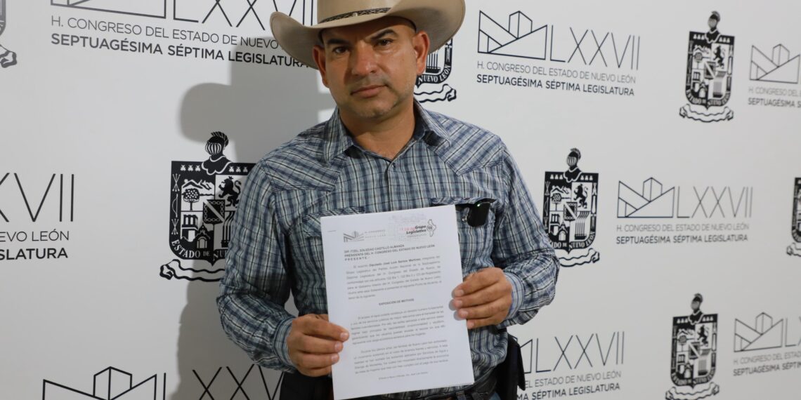 José Luis Santos pide revisar tarifas de agua y drenaje en Nuevo León